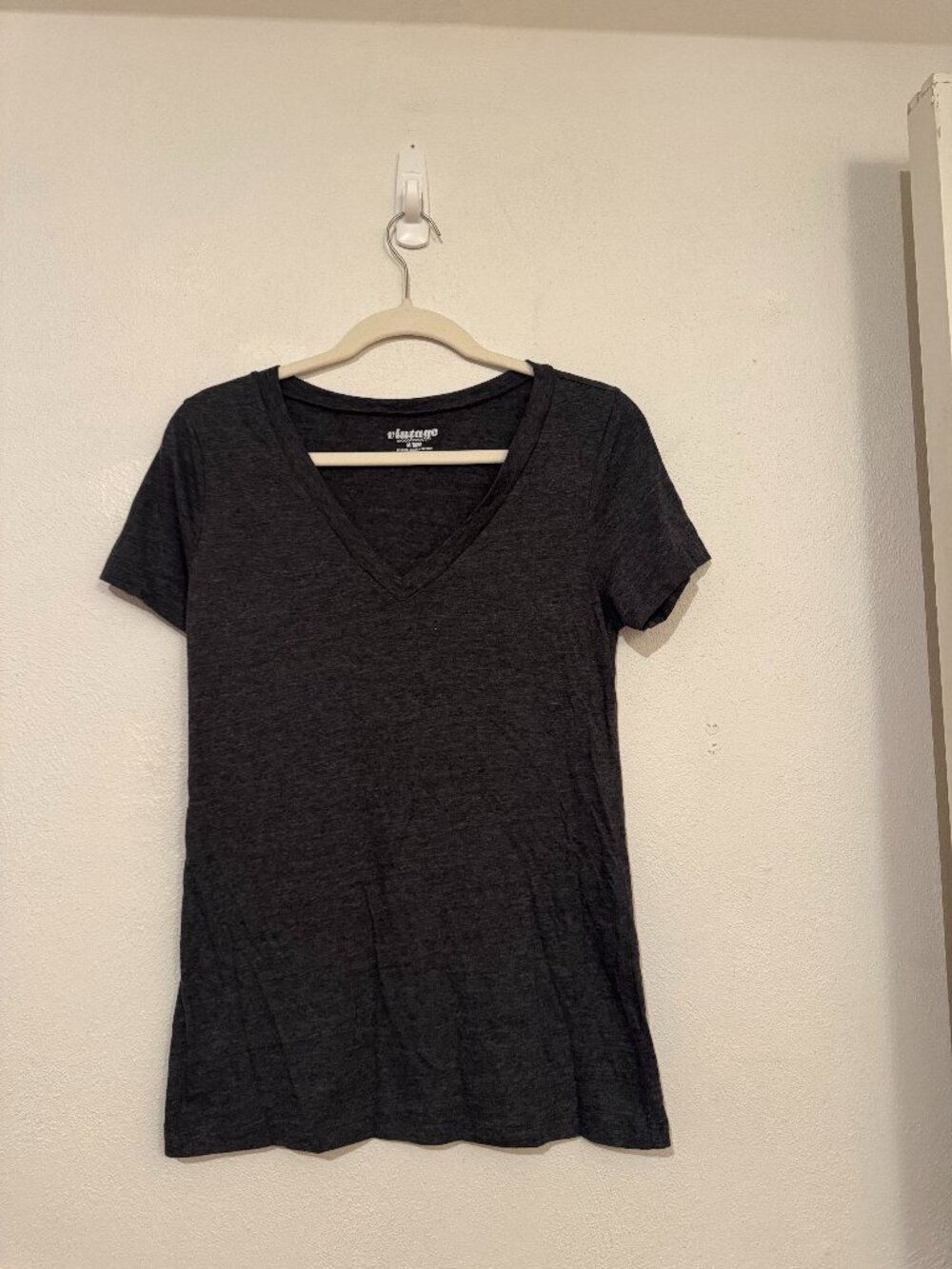 Vintage Old Navy Dark Grey V-Neck Tee – Size M